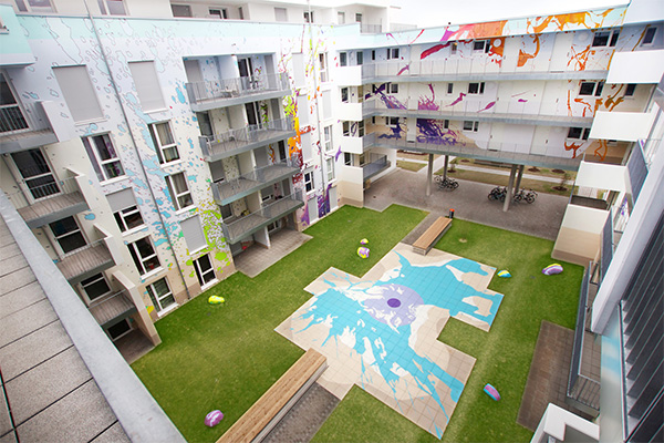 Das fällt auf: Individuelles Farbdesign für Architektur