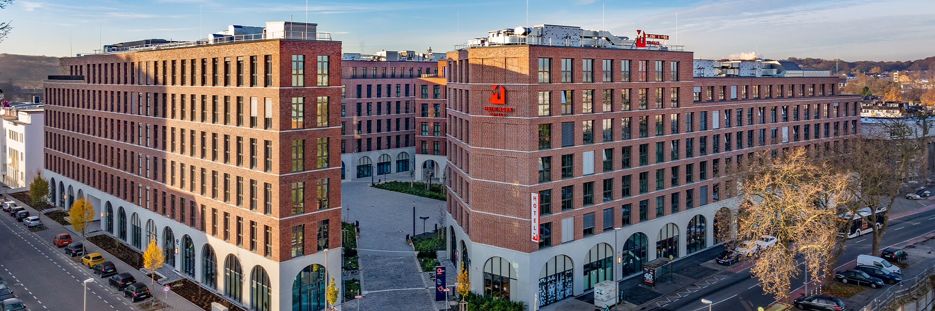 Büro- und Gewerbecampus Ovum in Köln-Braunsfeld mit markanter Klinker- und Faserbetonfassade