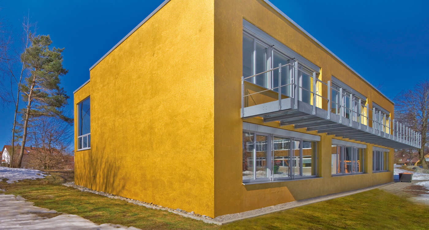 Glänzend gestaltet: Die Schüler in Leutkirch lernen hinter goldener Fassade
