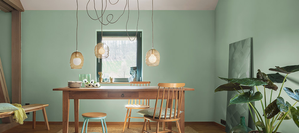 Trendy Retro Look in the Forest of Odes Apartment